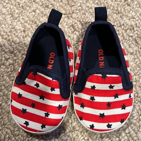 THREE pair of Old Navy baby shoes, size 0-3 months EUC! - Picture 2 of 7